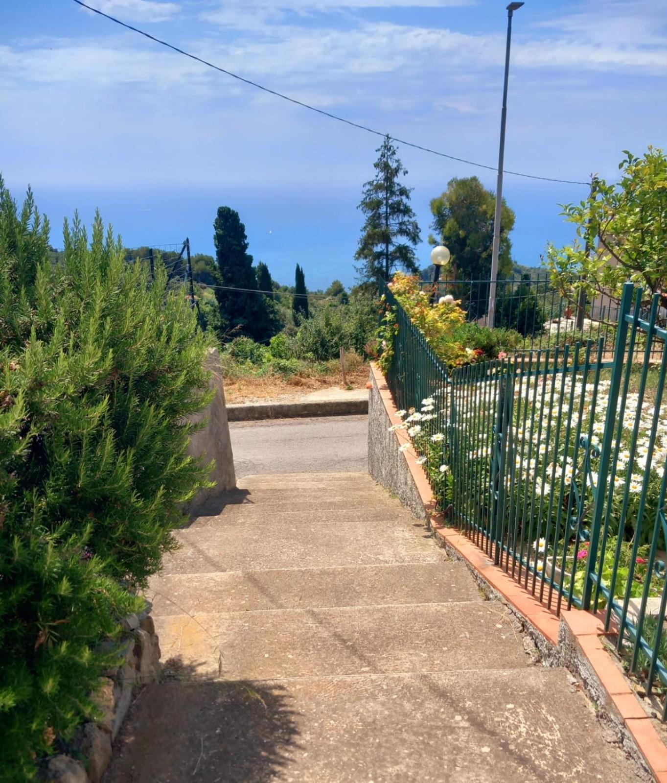 Dolci Risvegli Appartamento Vista Mare Ventimiglia Esterno foto
